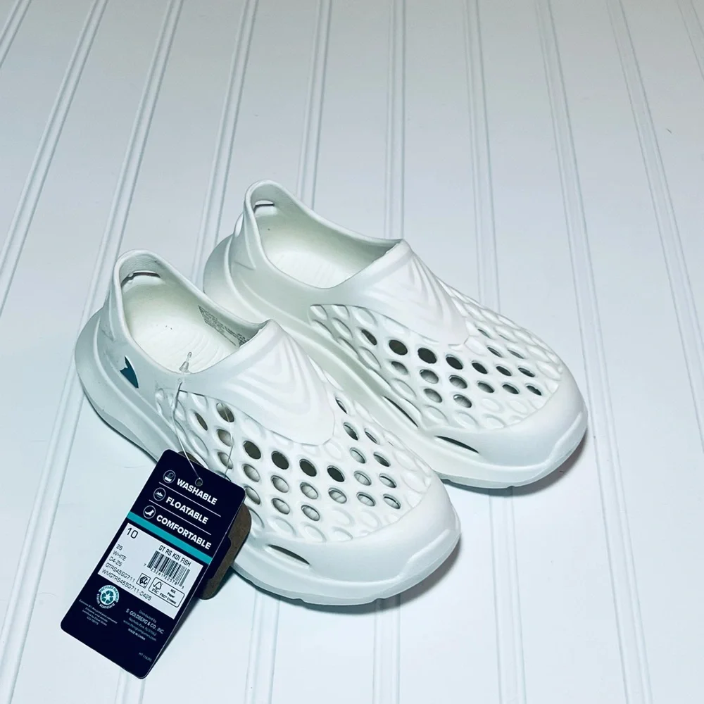 Kids White Water Shoes Size 10 NWT